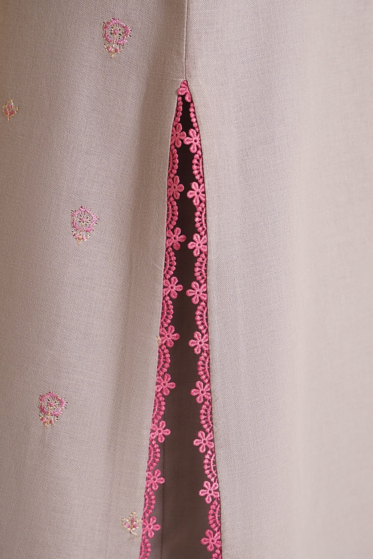 KHADDAR | EMBROIDERED - Shop Now at Kayseria