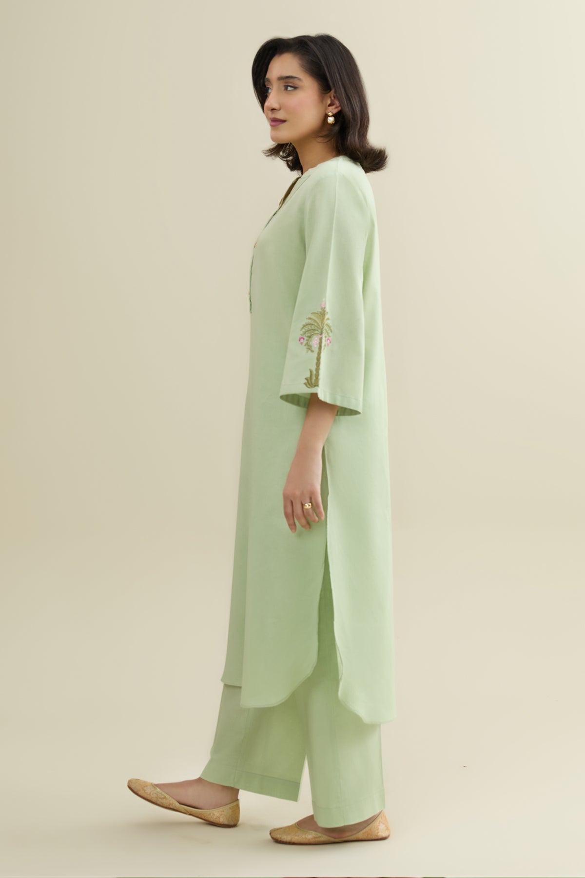 KHADDAR | EMBROIDERED - Shop Now at Kayseria