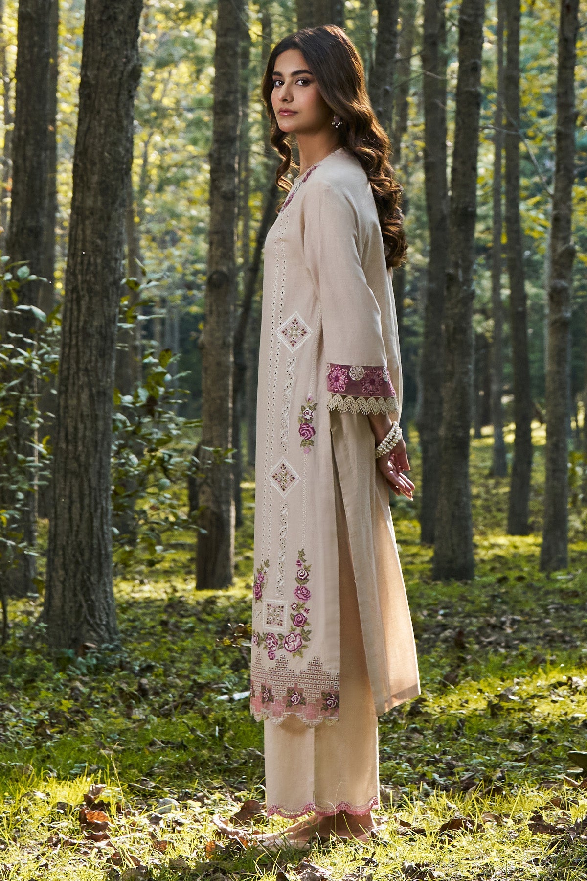 KHADDAR | EMBROIDERED - Shop Now at Kayseria