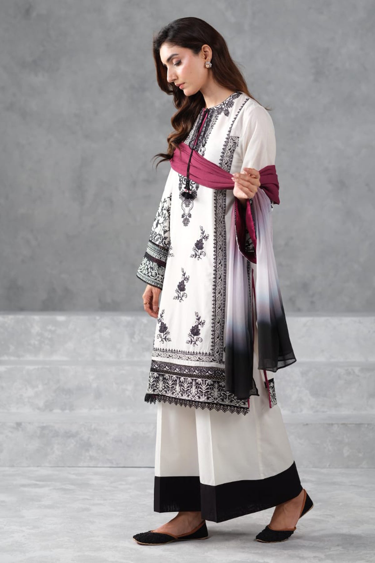 LAWN | EMBROIDERED