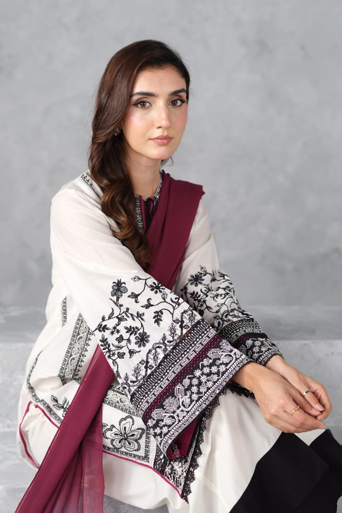 LAWN | EMBROIDERED