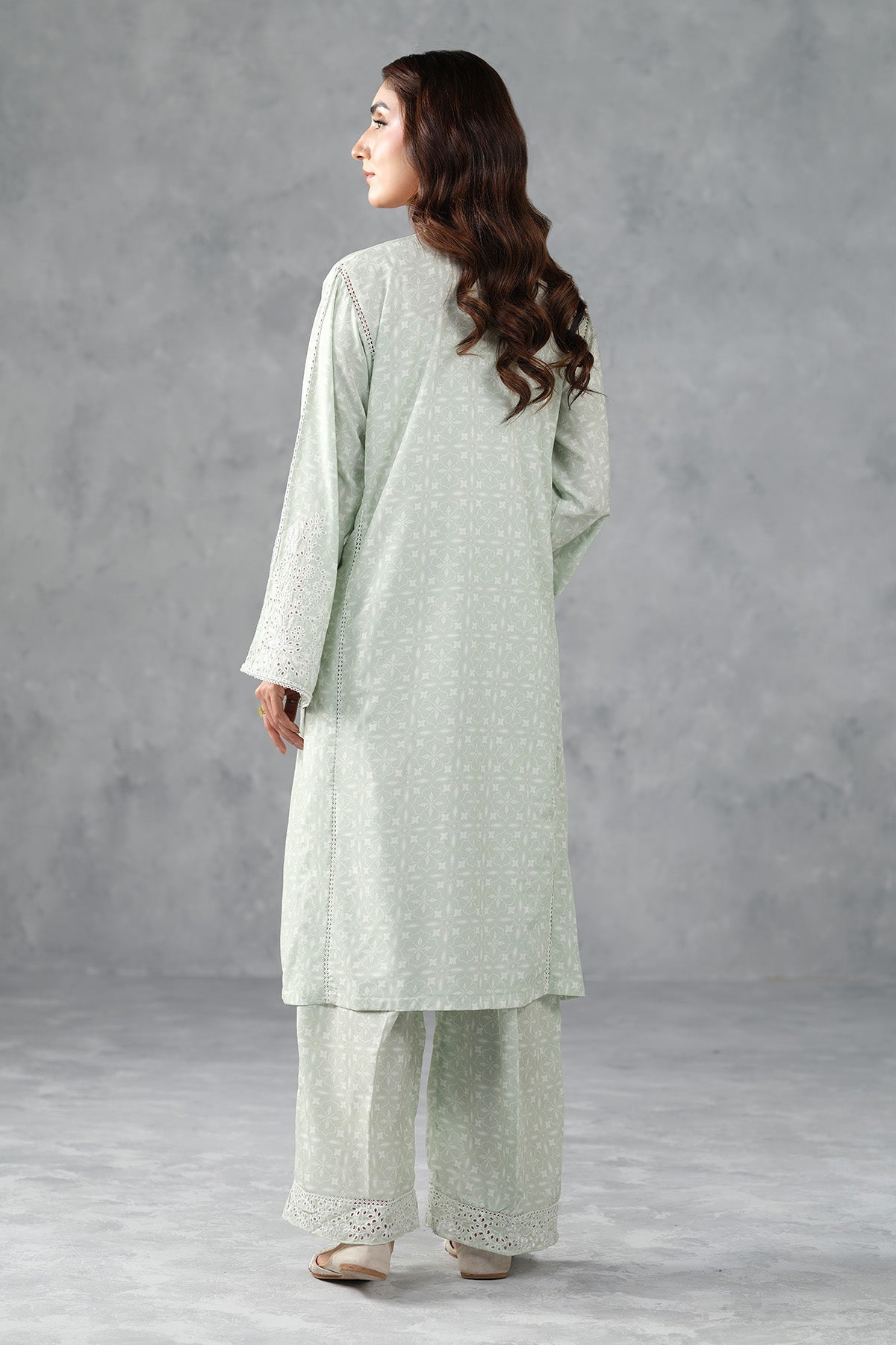 LAWN | EMBROIDERED