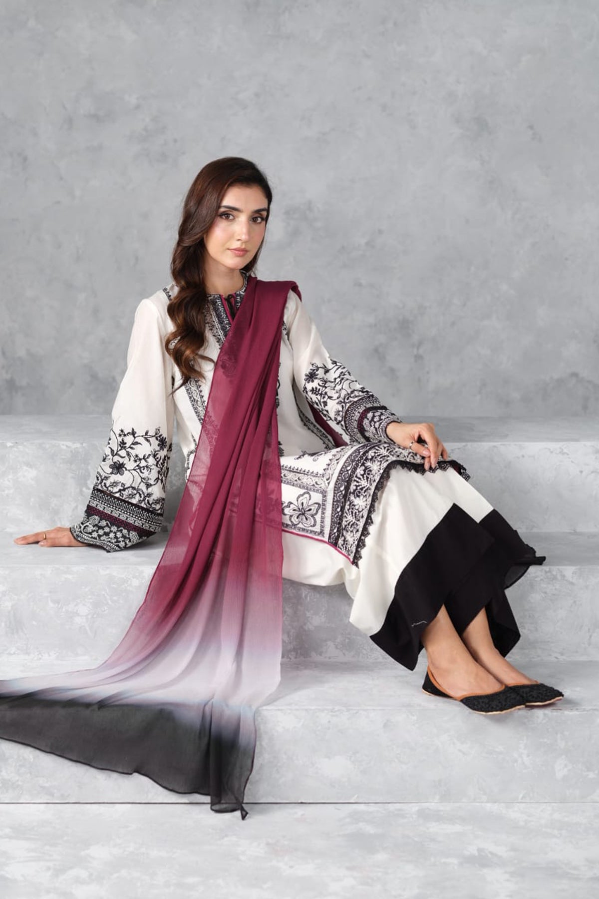 LAWN | EMBROIDERED