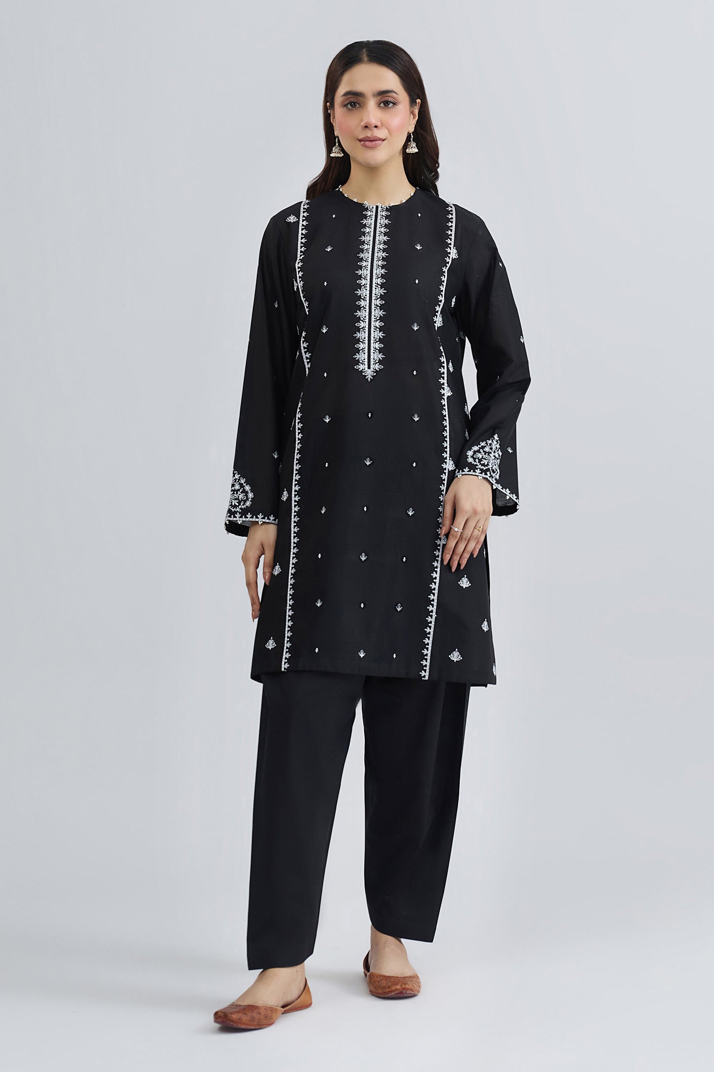 LAWN | EMBROIDERED