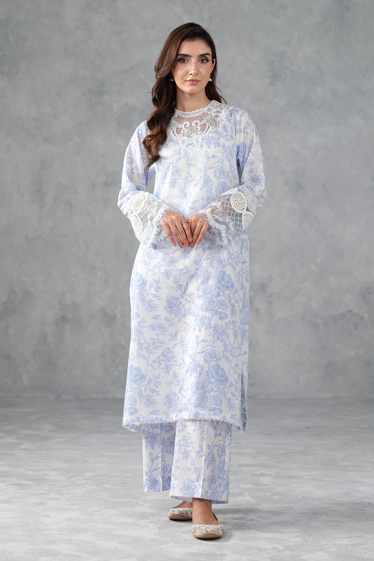 LAWN | EMBROIDERED