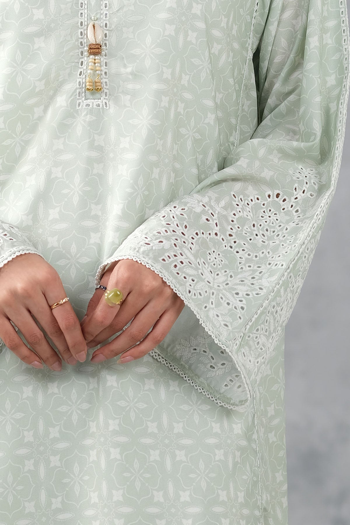 LAWN | EMBROIDERED