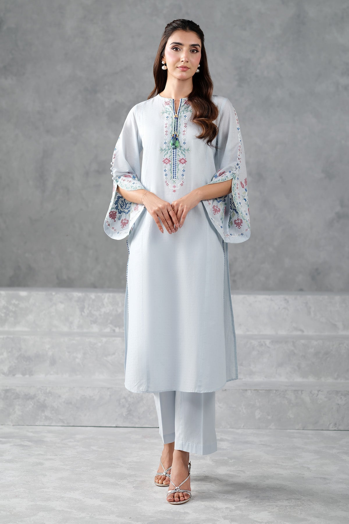 LAWN | EMBROIDERED