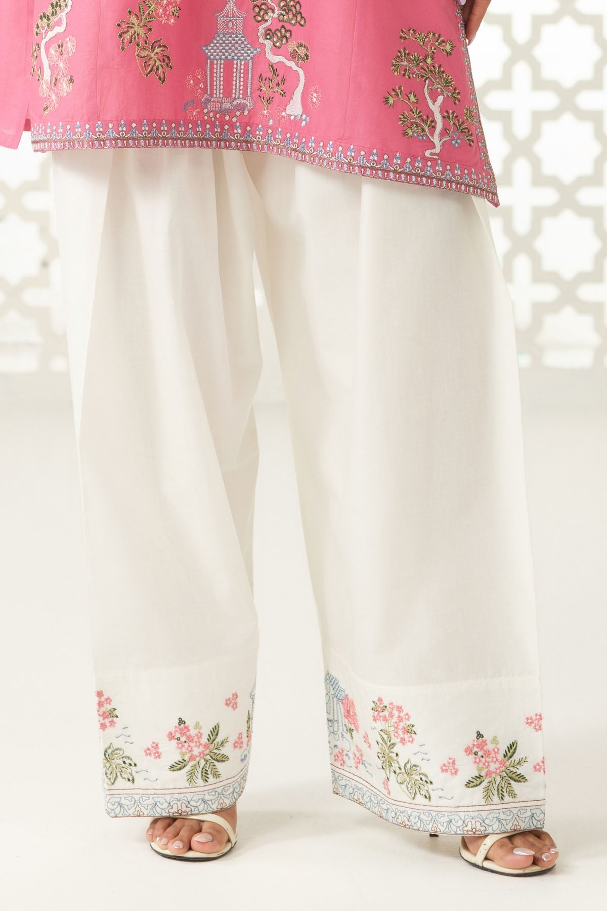 LAWN | EMBROIDERED
