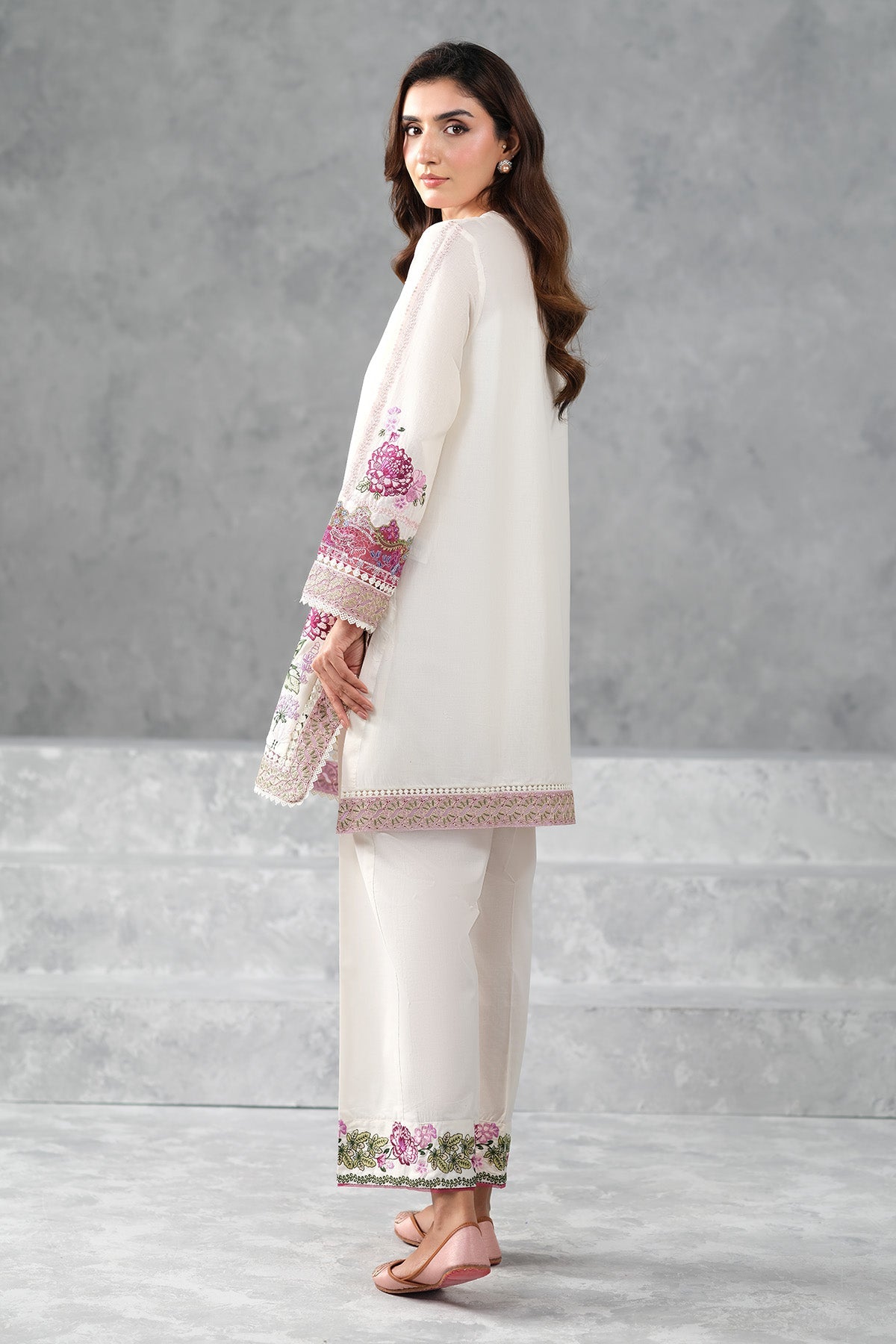LAWN | EMBROIDERED