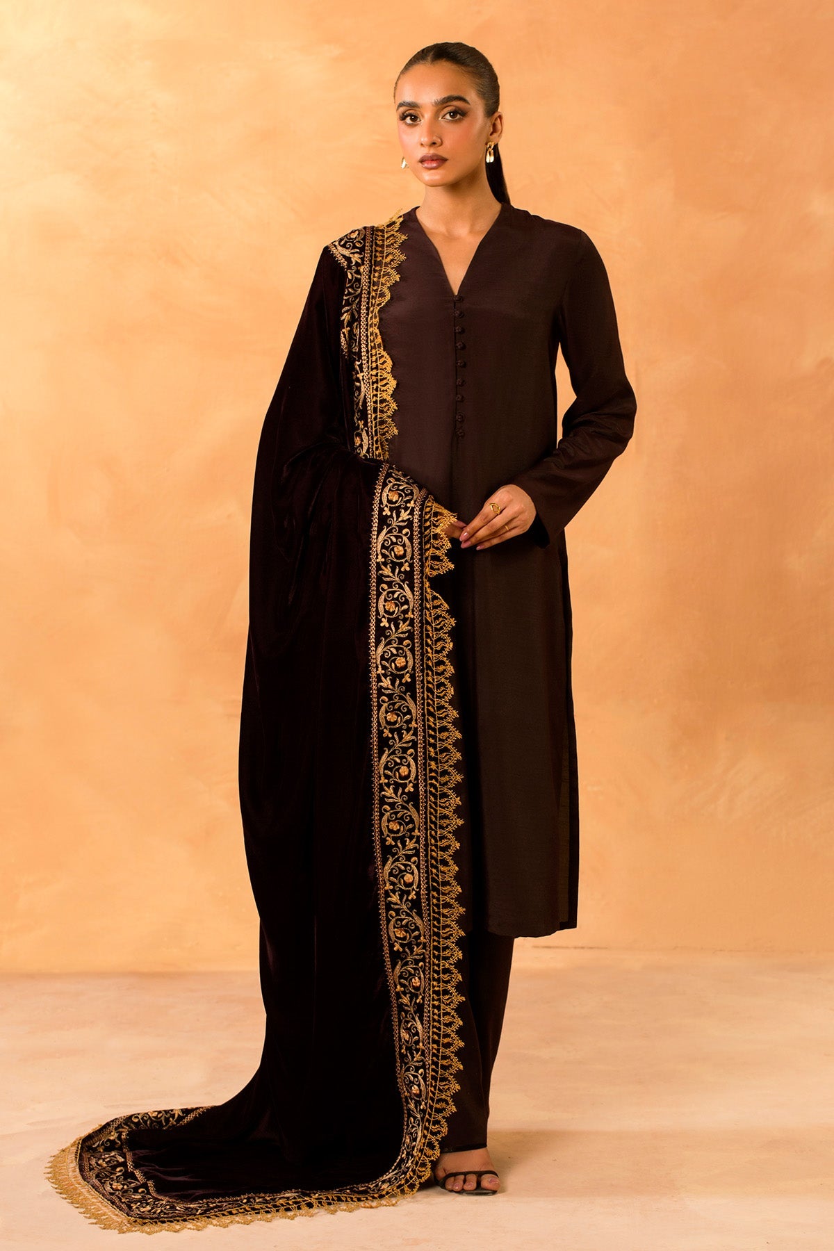 VELVET  |  EMBROIDERED - Shop Now at Kayseria