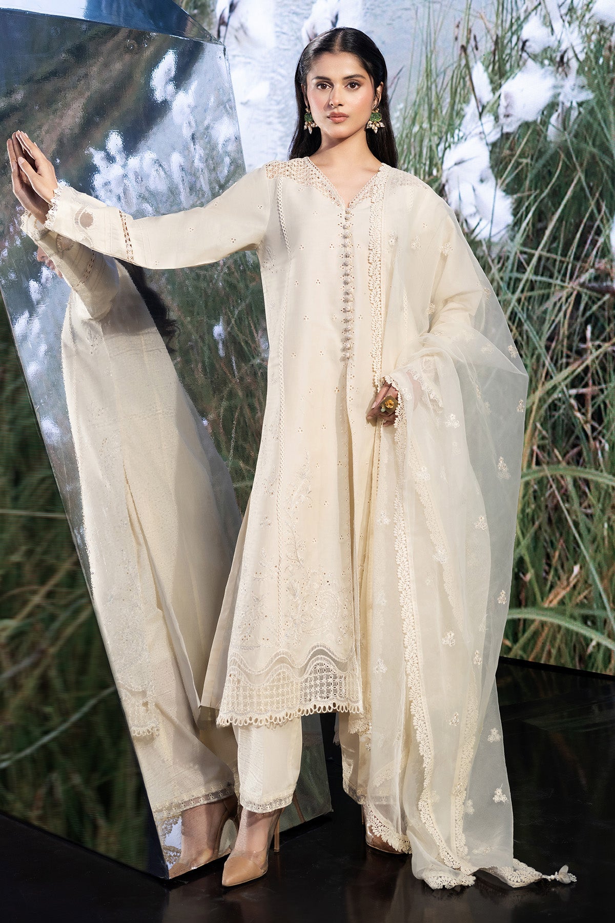 LAWN  |  EMBROIDERED - Shop Now at Kayseria
